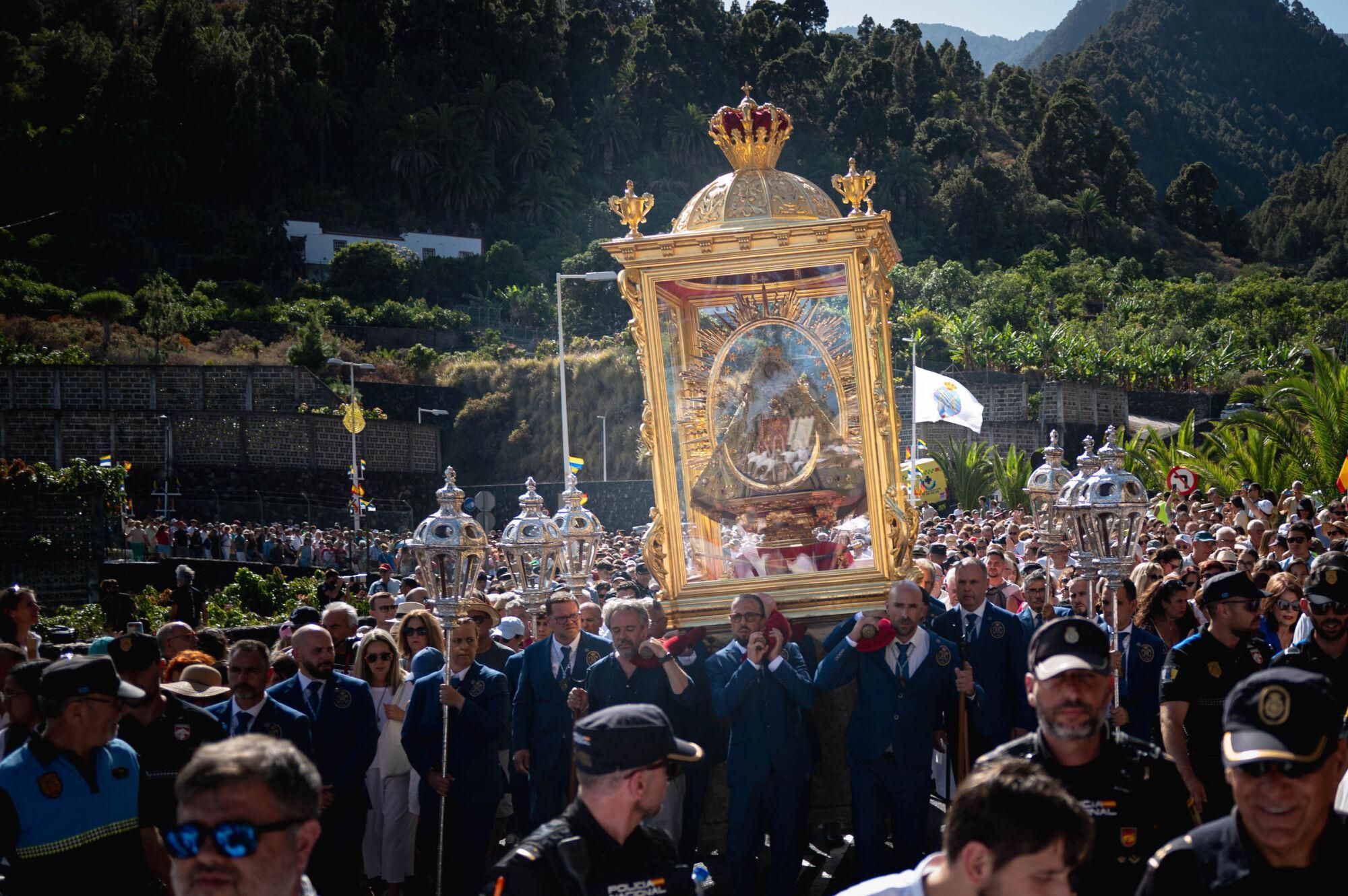 Bajada de La Virgen de Las Nieves en La Palma