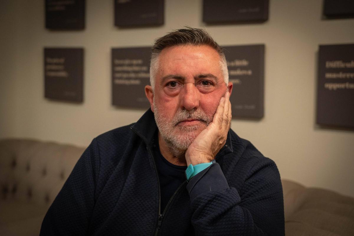 El exconseller y el exlíder de ERC Joan Puigcercós en su encuentro con EL PERIÓDICO.