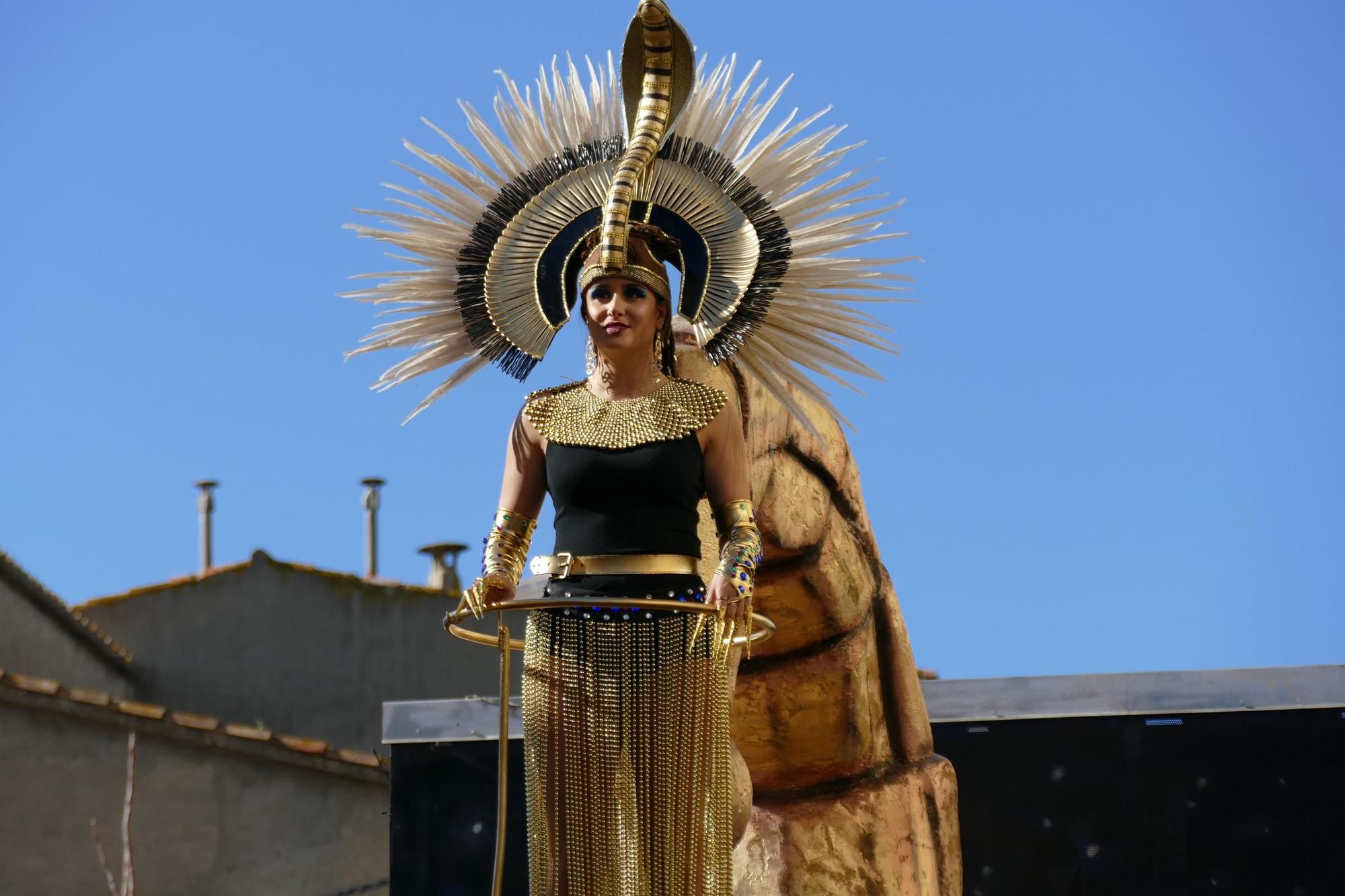 L'Escala s'acoloreix amb la rua de carnaval