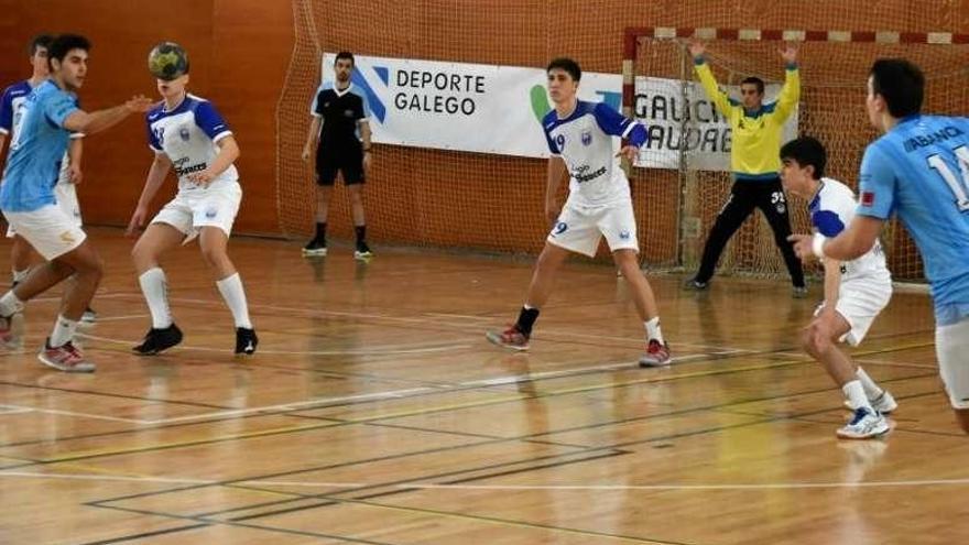 Partido de los juveniles del Cisne. // FdV