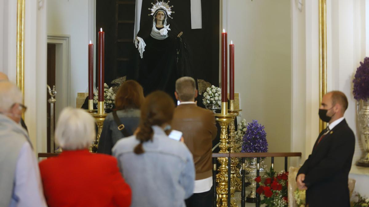 María Santísima de la Amargura, de Zamarrilla, de luto.