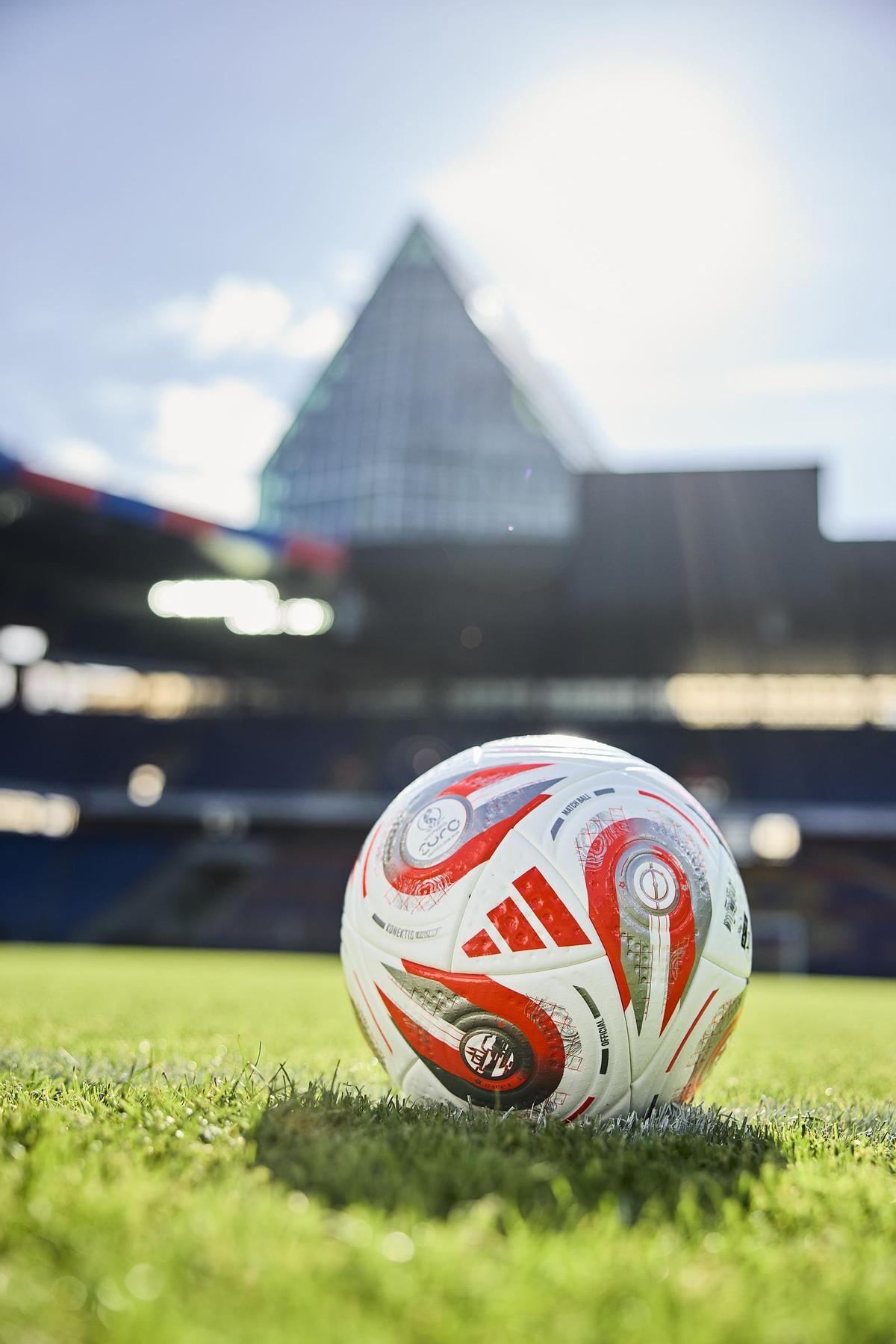 Así es el balón especial para las 'semis' y la final de la Eurocopa femenina