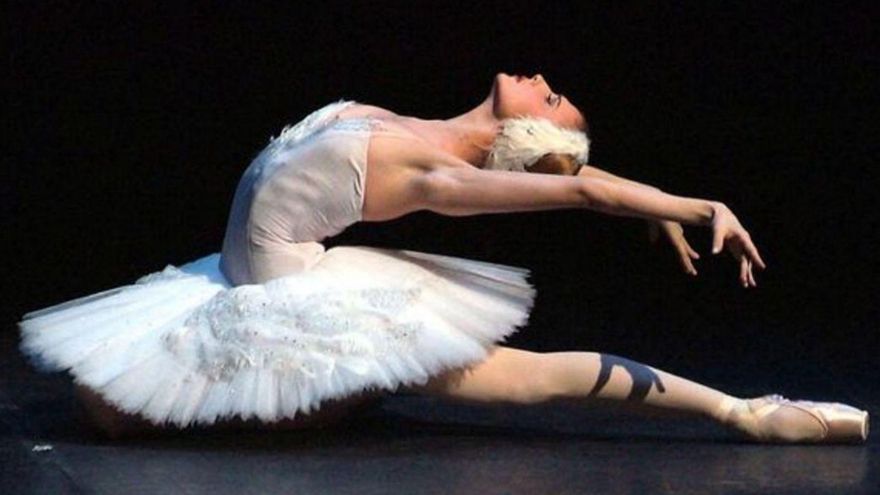 El Ballet Clásico de Ucrania presenta "El lago de los cisnes"