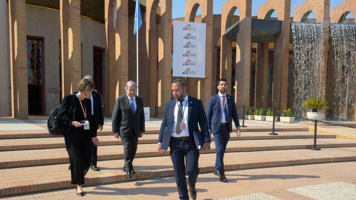 António Guterres, secretario general de las Naciones Unidas, (en el centro de la imágen) en el Palacio de Congresos y Exposiciones Sevilla