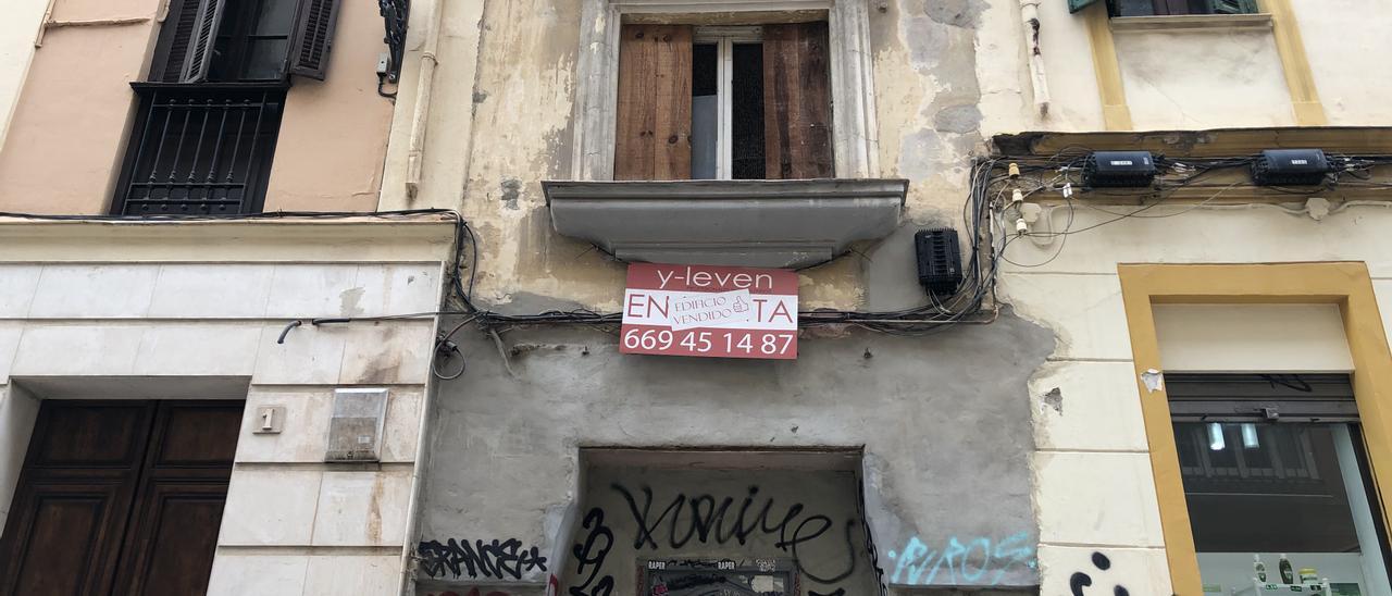 Edificio que albergará los pisos turísticos en calle Comedias.