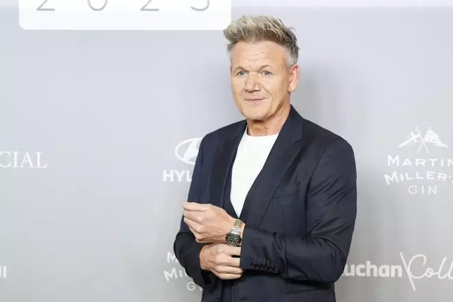 Gordon Ramsay se posiciona con los Beckham y le pide a Brooklyn que recuerde de dónde viene