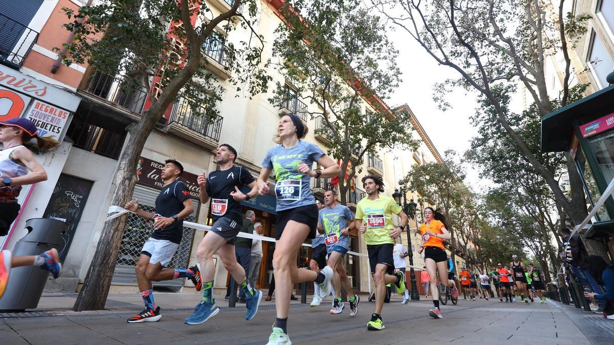 En imágenes | Búscate en el Medio Maratón de Zaragoza 2024