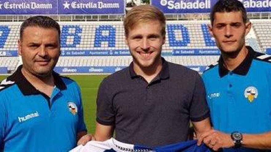 Romans Carrillo (centre) defensarà la porteria del Sabadell B