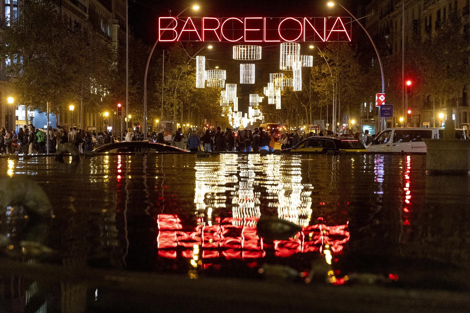 En imágenes: así brilla el alumbrado navideño de Barcelona