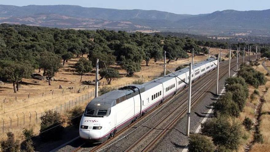 El robo de cableado provoca retrasos de hasta una hora en los trenes Madrid-Andalucía