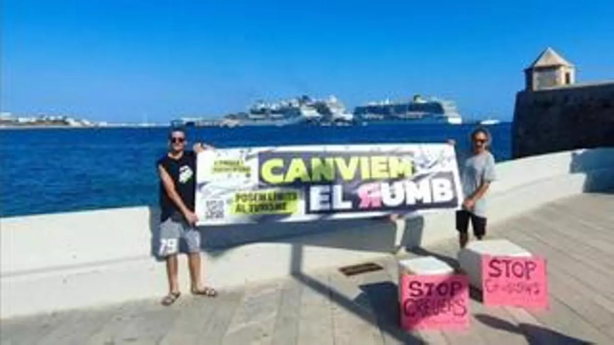 Convocan la 'ocupación de una playa de Ibiza' contra la masificación