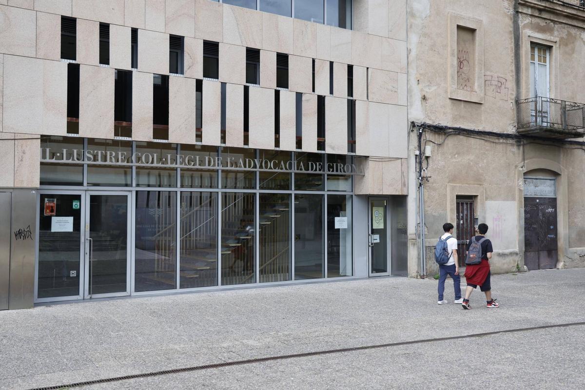 Girona. Col·legi de l'Advocacia. Façana. Advocats