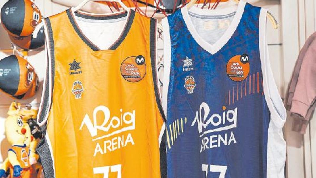 Las dos equipaciones del Valencia Basket en la Copa del Rey