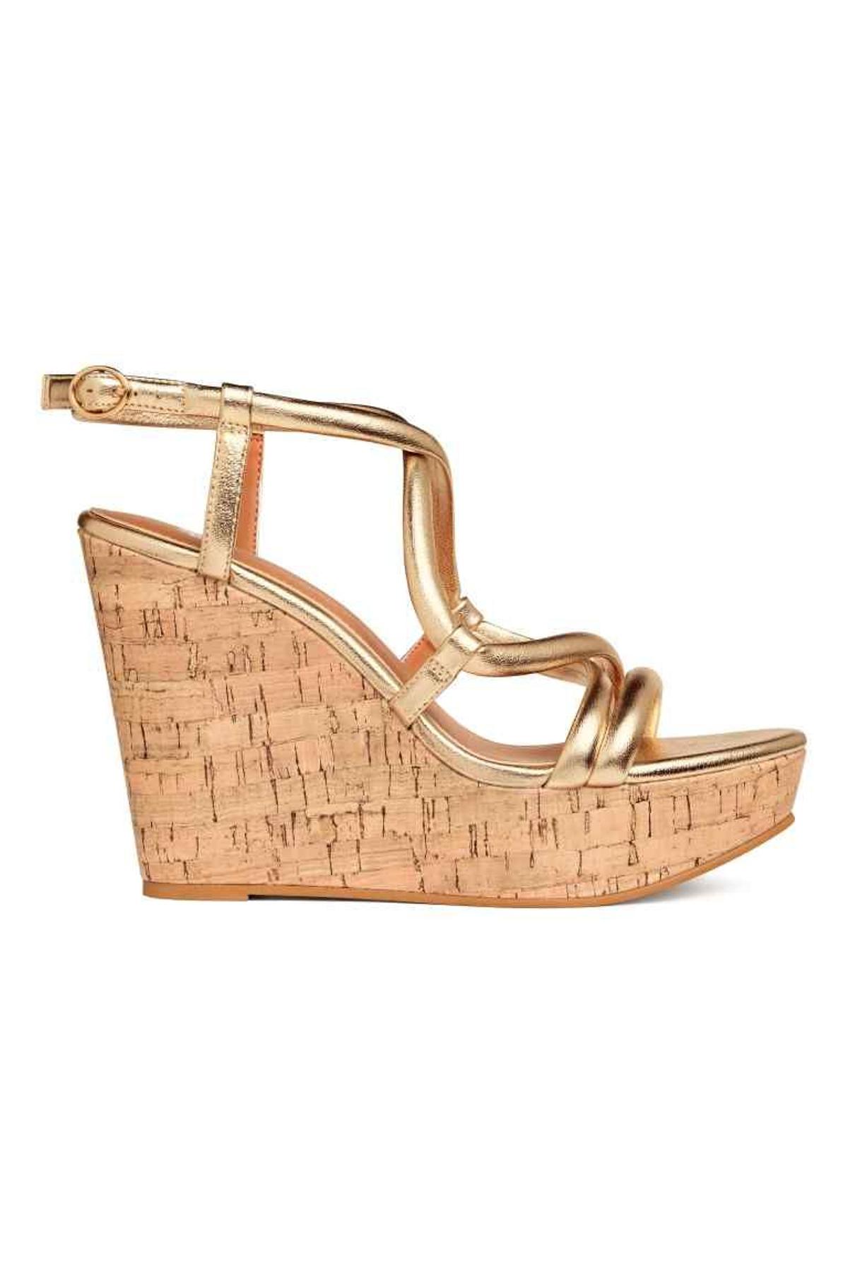 Sandalias con cuña de H&M (Precio:14.99 euros)