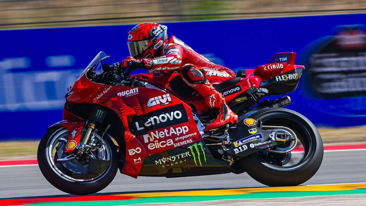 Marc Márquez, el más rápido en el circuito de MotorLand