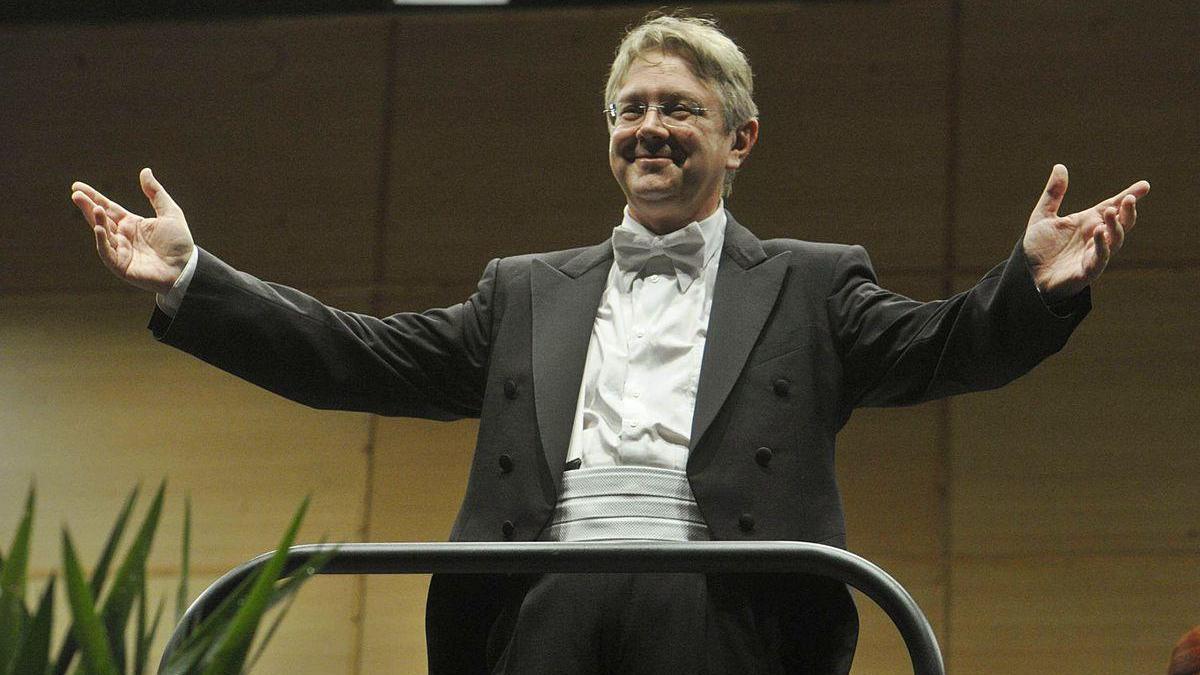 Víctor Pablo Pérez, en su último concierto como director titular de la Orquesta Sinfónica de Galicia, en agosto de 2013.