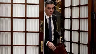 Sánchez acaba el año con la mayoría de investidura más debilitada que nunca
