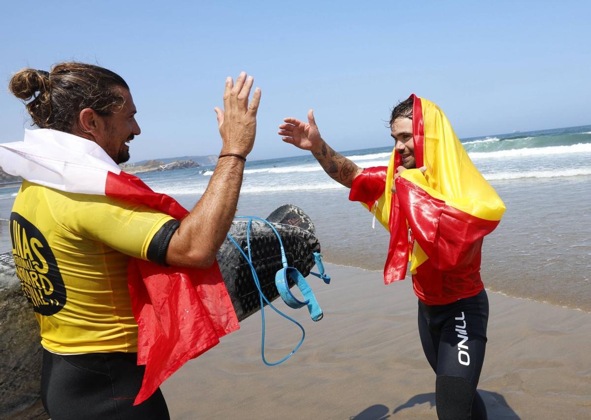 En imágenes: Así fue la victoria de España en el campeonato de paddle surf de Salinas En imágenes: Así fue la victoria de España en el campeonato de paddle surf de Salinas