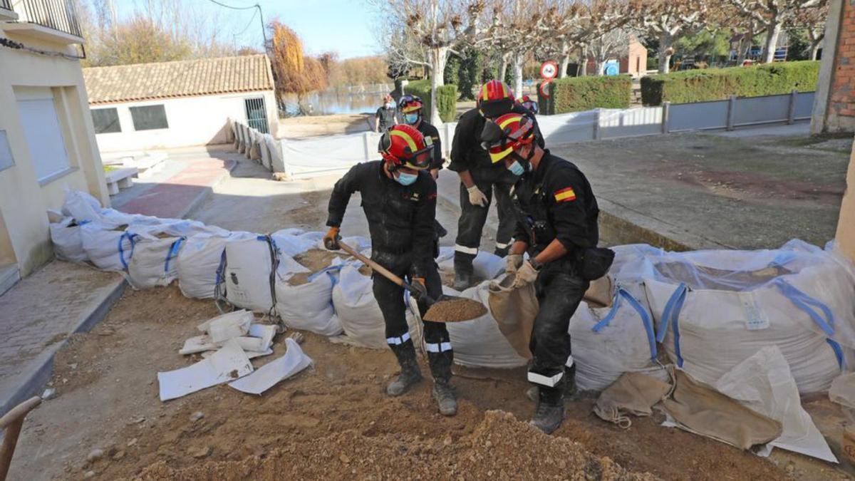 Efectivos de la Unidad Militar de Emergencias el pasado domingo.