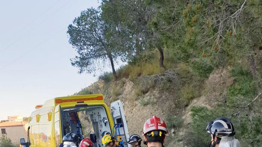 Herido grave un motorista tras caer por un desnivel de 50 metros en Ricote