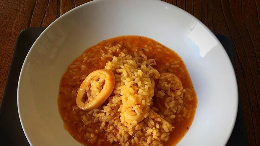 Vídeoreceta de la semana: Arroz caldoso con calamares