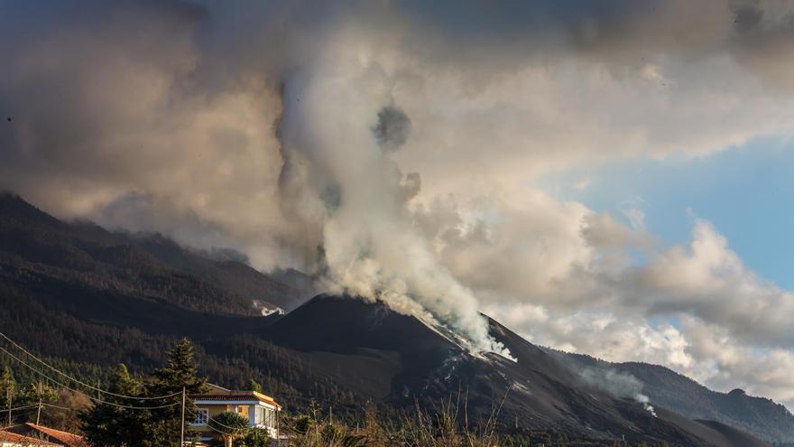 El volcán de La Palma no se agota 65 después de que comenzase la erupción