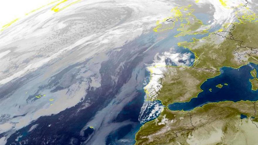 Más de 1.700 rayos en 24 horas: casi media Galicia en alerta por tormentas este sábado