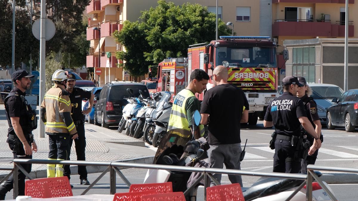 Las imágenes del incendio del aparcamiento del Cetis en Ibiza