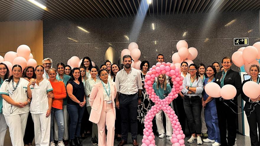 Quirónsalud Córdoba se adorna con globos rosa para recordar la importancia del diagnóstico precoz del cáncer de mama