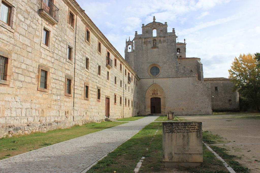 Monasterio de San Pedro de Cardeña, a 10 kilómetros de Burgos. 