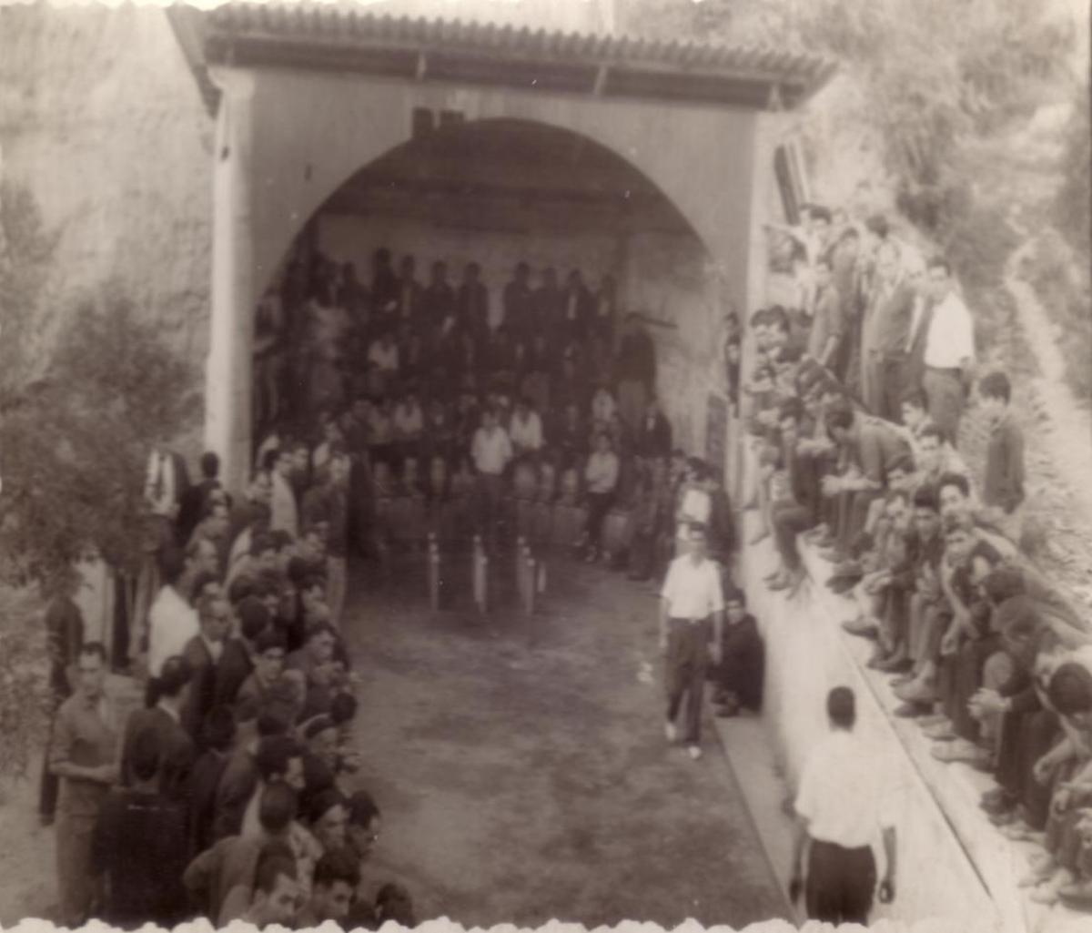 La bolera del Bar Faustino, a rebosar, durante un campeonato en 1959, el año de su inauguración