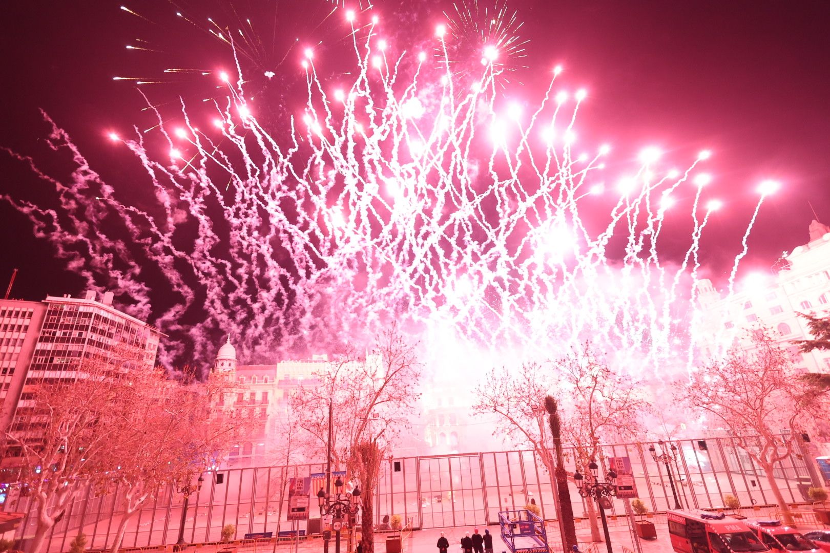 Las Fallas 2024 estrenan su primer castillo de medianoche