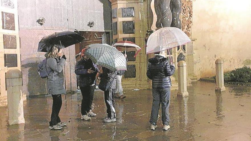 La lluvia empaña en Vinaròs la festividad de Sant Sebastià
