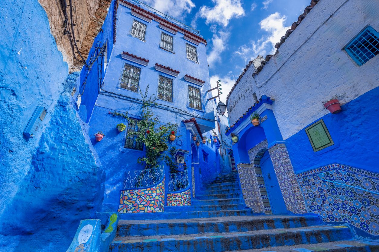 Pasear por Chefchaouen es como dar un paseo por un océano sin agua