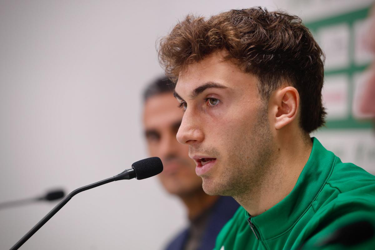 Mikel Goti, presentado como nuevo jugador del Córdoba CF