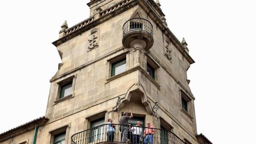 Los arquitectos de la sede universitaria de O Berbés dirigirán la reforma del Faraday