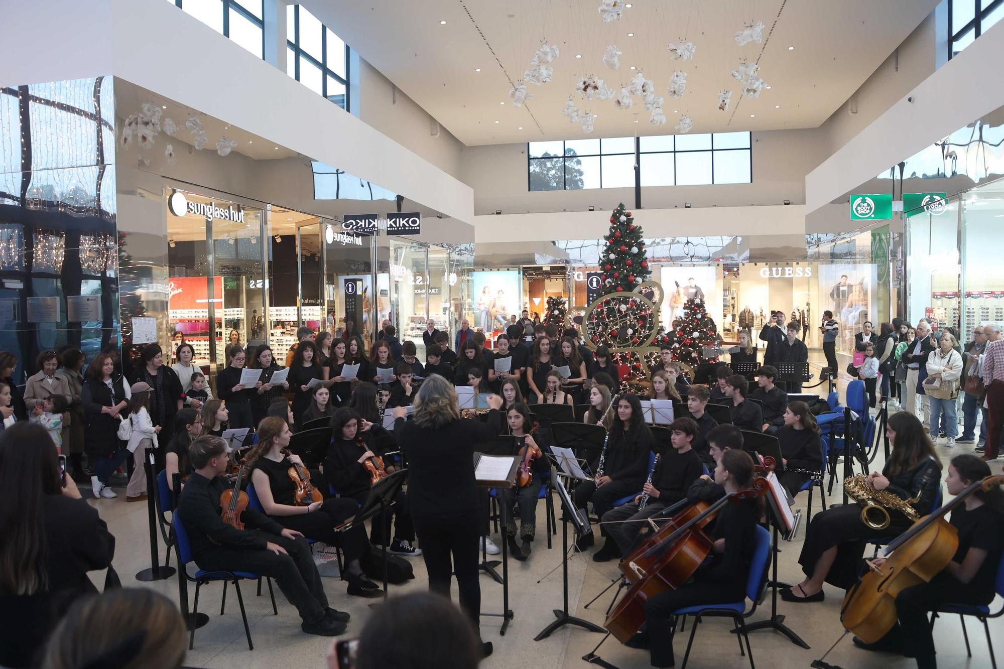 Coruña The Style Outlets enciende la Navidad con sorteos y música