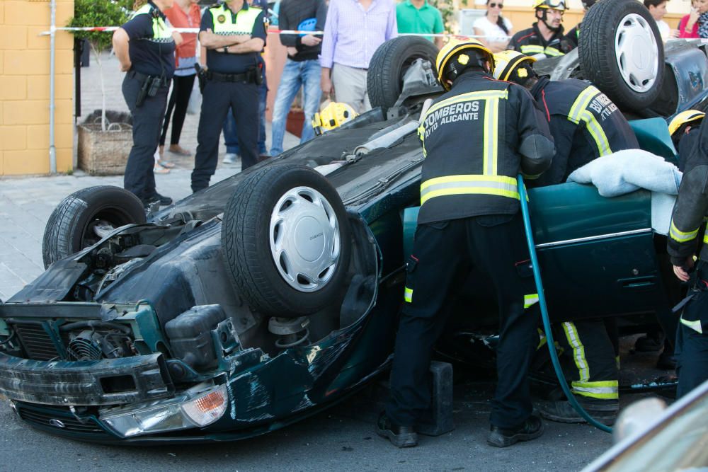 El vehículo de la mujer, de 71 años, ha volcado en la Avenida de la Condomina sobre las 9.30 horas