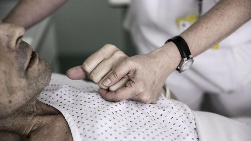Los españoles que mueren sin atención paliativa se duplicarán en 10 años por la falta de recursos