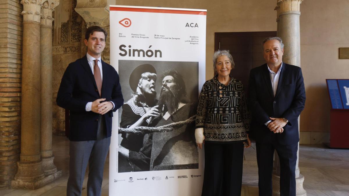 Ramón Celma, María José Moreno y Jorge Moncada, este martes en el Palacio de la Aljafería.