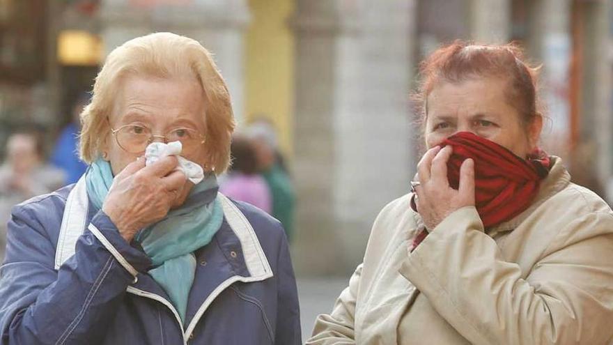 &quot;Me pica todo: los ojos, la nariz; siento algo raro&quot;, afirma un afectado