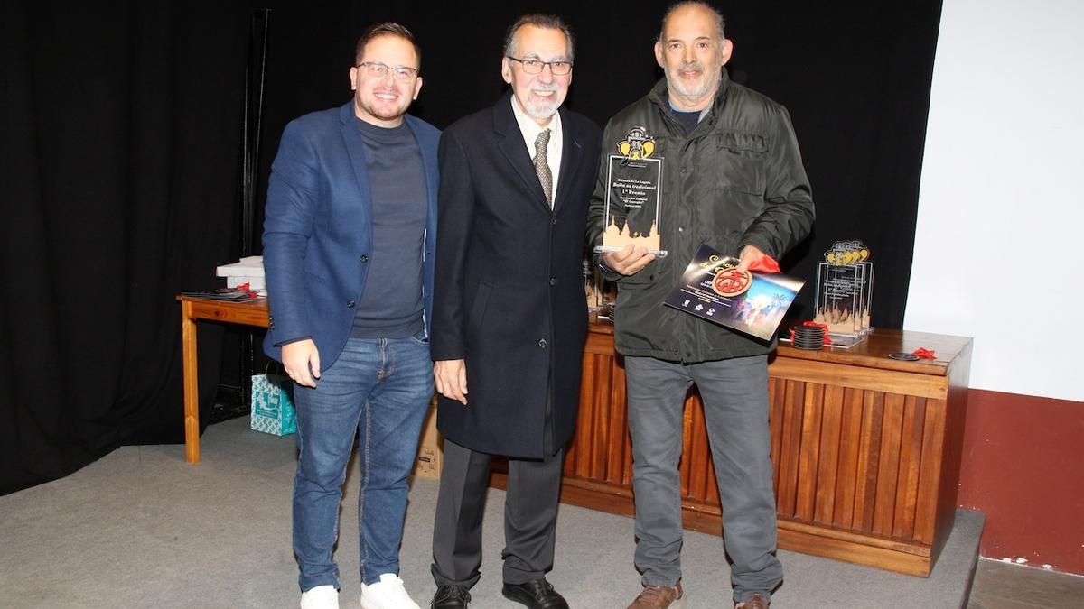 El Ayuntamiento y la Asociación de Belenistas otorgan los premios de la tradicional ruta de belenes