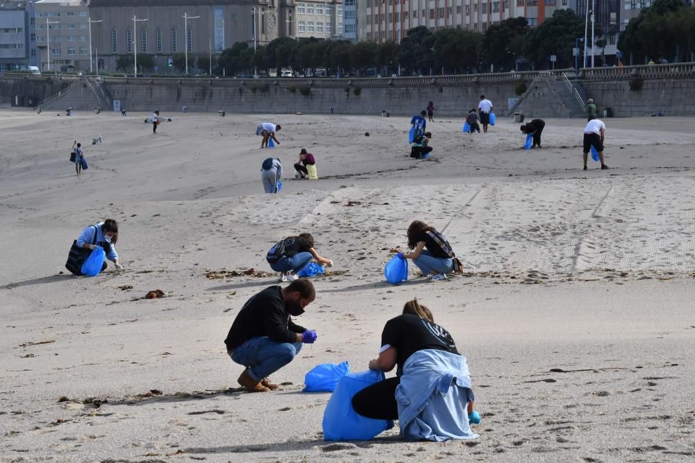 Limpieza de playas de voluntarios de Mar de Fábula