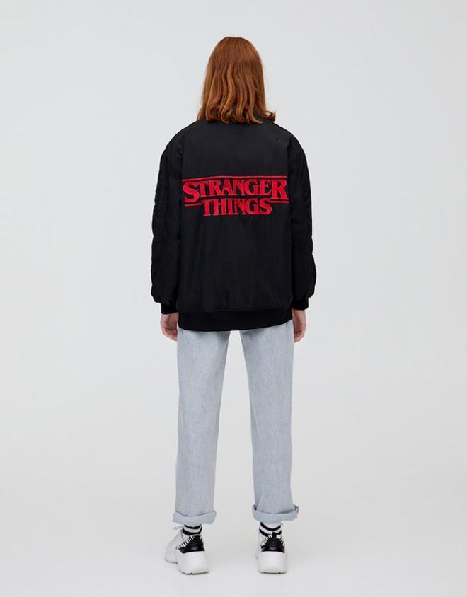 Bomber de 'Stranger Things', de Pull &amp; Bear