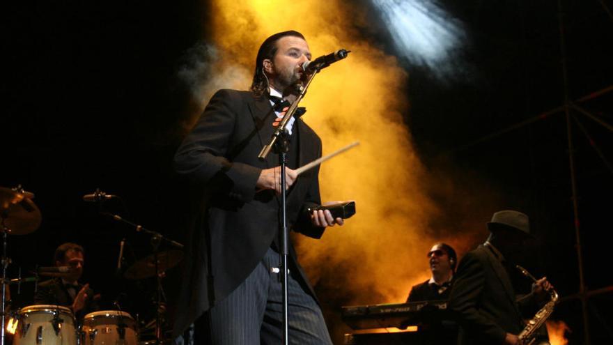 Pau Donés durante un concierto en Gijón