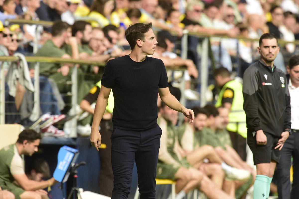 Iñigo Pérez, actual entrenador del Rayo Vallecano, es el elegido para reemplazar a Marcelino en el Villarreal CF.