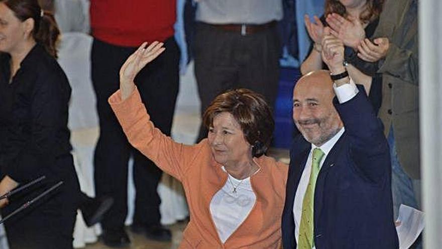 Marón, en el acto de proclamación de Javier Losada como candidato en las elecciones de 2007 en el Finisterre.