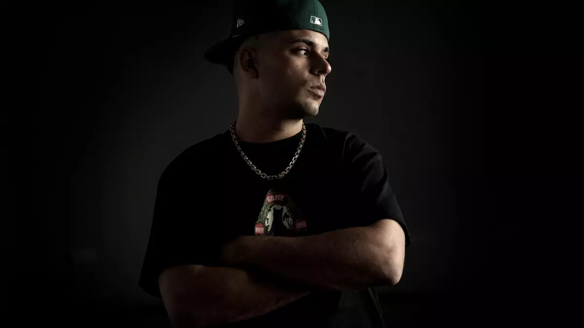 Fernando Costa, rapero: "Si no me desahogara con las canciones, no sé por dónde saldría toda esa rabia y todo ese amor"