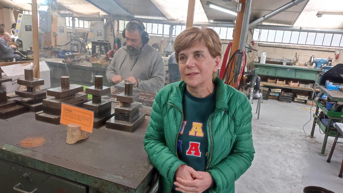 Nieves Bermúdez en el taller de La Cuchillería.