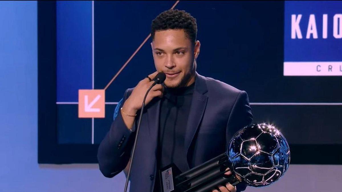 Vitor Roque, en el XI ideal del Brasileirao